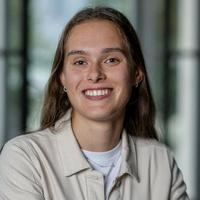 Pasfoto Fleur Ivens